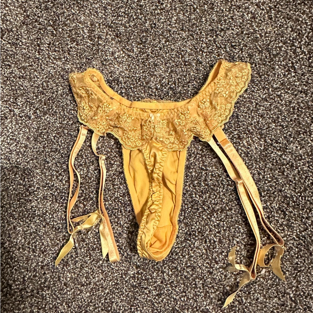 Vintage & Unique Gold Lace Garter with Silk Thong attached is is One Size - Picture 2 of 4
